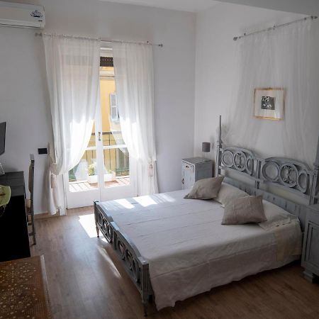 Beautiful Floral Apartment On Navigli ميلان المظهر الخارجي الصورة