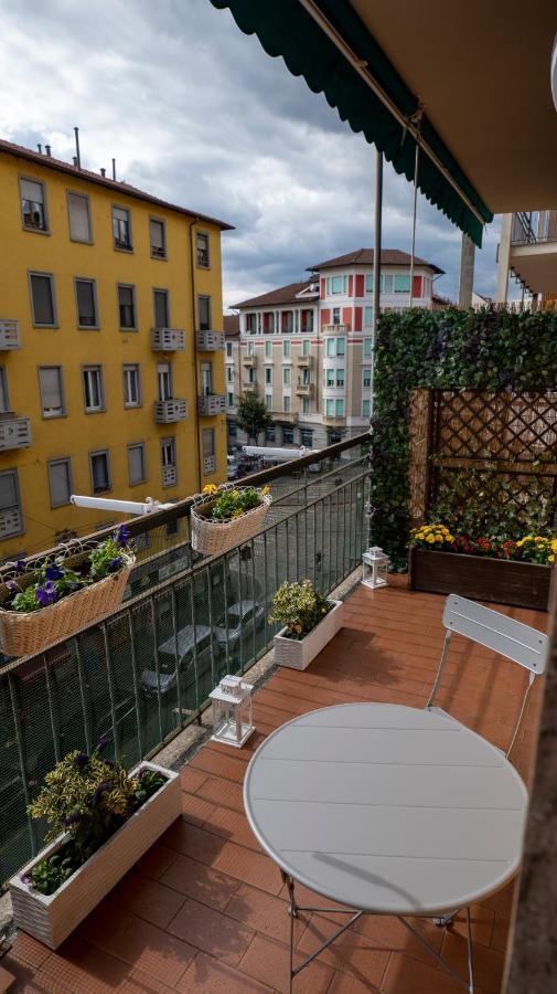 Beautiful Floral Apartment On Navigli ميلان المظهر الخارجي الصورة