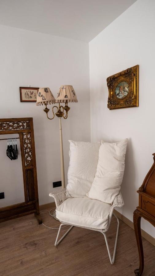 Beautiful Floral Apartment On Navigli ميلان المظهر الخارجي الصورة