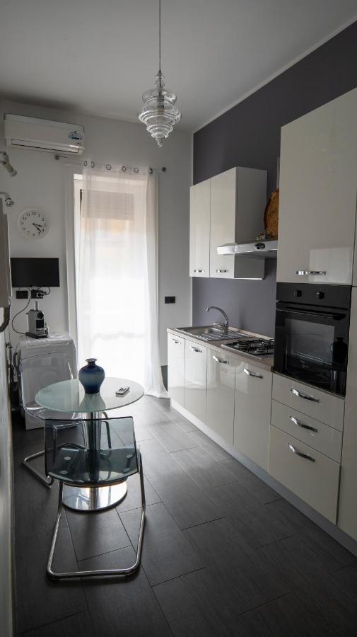 Beautiful Floral Apartment On Navigli ميلان المظهر الخارجي الصورة
